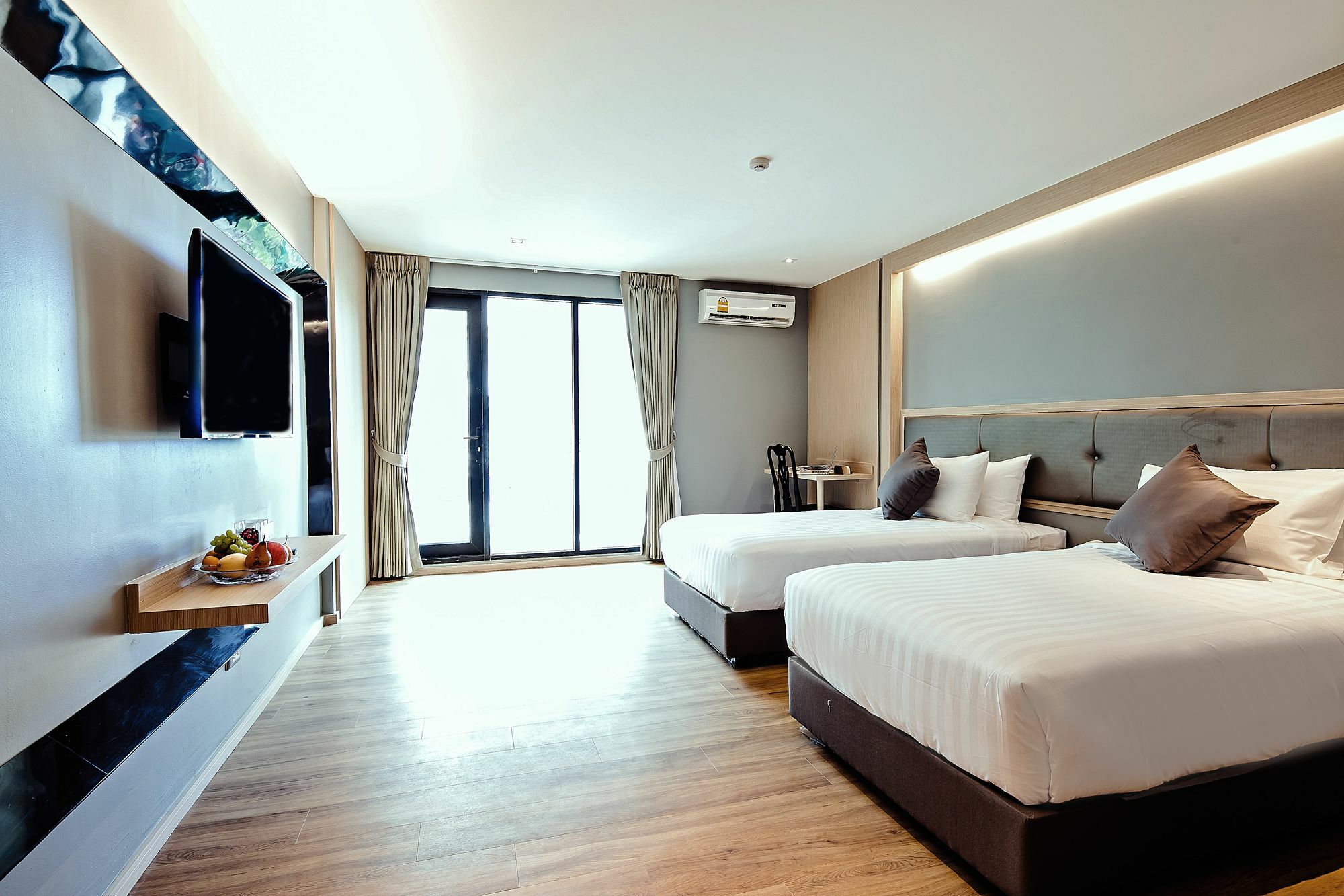 Three Sukhumvit Hotel - Sha Plus Certified Bangkok Exterior foto