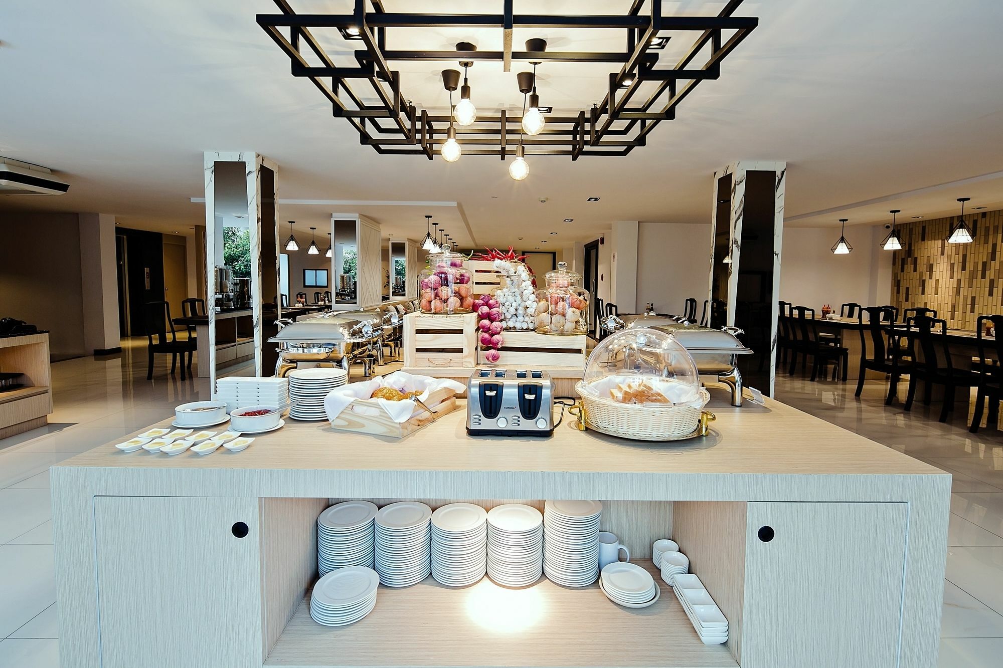 Three Sukhumvit Hotel - Sha Plus Certified Bangkok Exterior foto