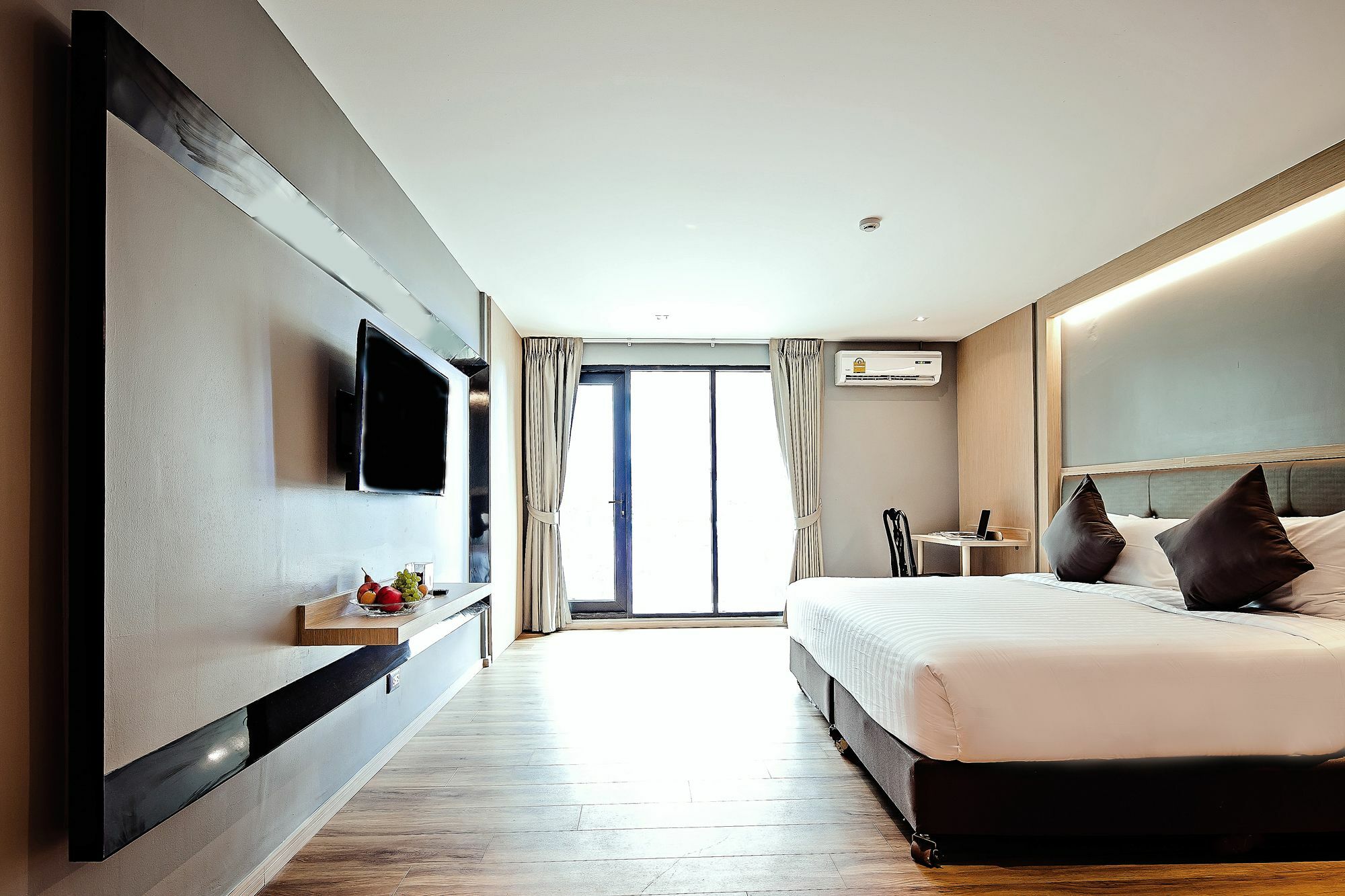 Three Sukhumvit Hotel - Sha Plus Certified Bangkok Exterior foto
